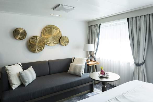 Crystal Cruises - Crystal Esprit - Accommodation - Suite 1 _3_.jpg